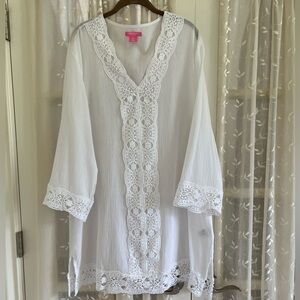 Isaac Mizrahi,  White knee length, lacey beach wear cover-up. New XL